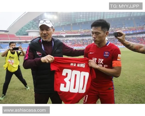 重庆篮球队状态飙升创历史新高引发球迷热议与期待